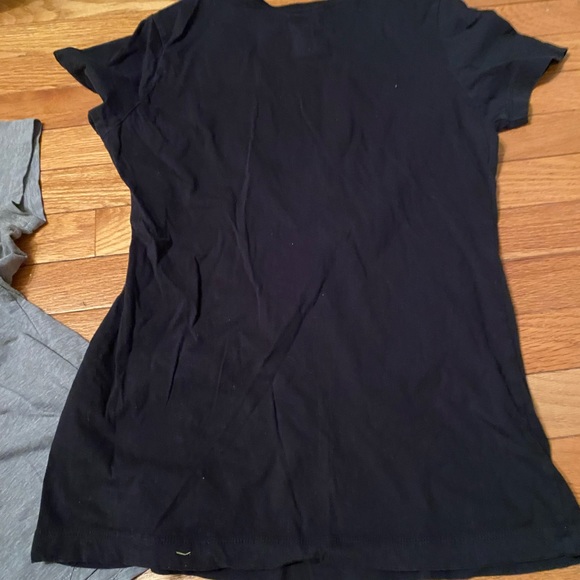 2 Nike Short sleeve t-shirts. Grey is old/worn & black T good/used condition. - Picture 5 of 9